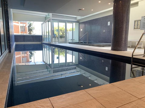 GLENELG Five Stars - Tweed Heads Accommodation 3