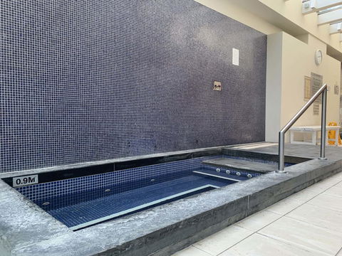 GLENELG Five Stars - Tweed Heads Accommodation 2