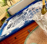 Glenway House Spa Oasis Rockingham - Tweed Heads Accommodation