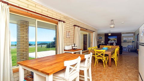 Golden Days - 30 Gold Coast Drive - Tweed Heads Accommodation 3