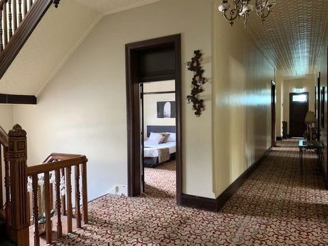 Grand Neath Hotel - Tweed Heads Accommodation 2