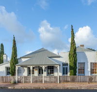 Grey Masts Robe - Tweed Heads Accommodation