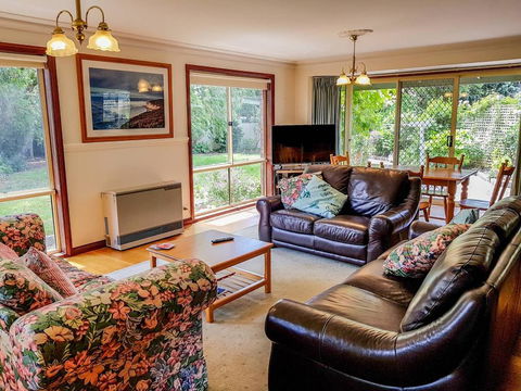 GUMS & ROSES - Family Home In The Heart Of Town. - Tweed Heads Accommodation 0