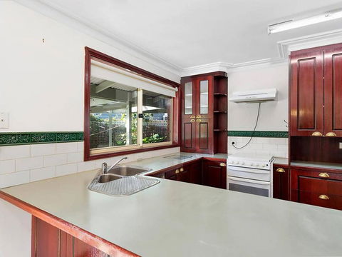 GUMS & ROSES - Family Home In The Heart Of Town. - Tweed Heads Accommodation 3