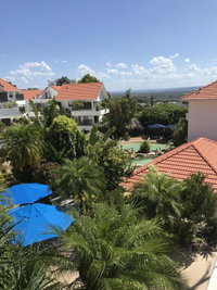 Haven on Noosa Hill - sunset views pools spa