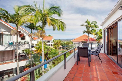 Haven On Noosa Hill - Sunset Views, Pools, Spa - Tweed Heads Accommodation 1