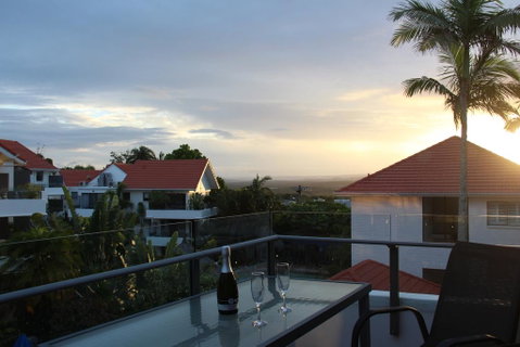 Haven On Noosa Hill - Sunset Views, Pools, Spa - Tweed Heads Accommodation 2