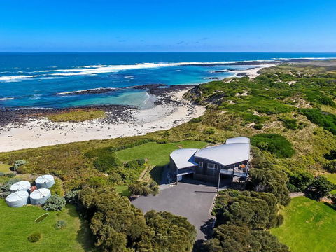 HEARN'S BEACH HOUSE - Tweed Heads Accommodation 0