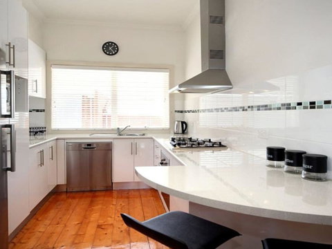 Hidden Gem In Cafe Strip! Chadstone + King Bed - Tweed Heads Accommodation 1
