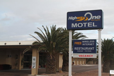 Highway One Motel - Tweed Heads Accommodation 3