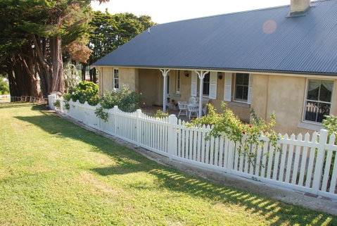 Hillside Cottage Berrima - Tweed Heads Accommodation 0