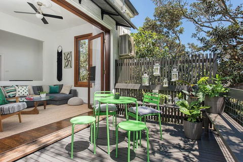Historic 1890s House With Terraced Backyard Deck - Tweed Heads Accommodation 3
