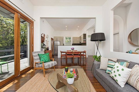 Historic 1890s House With Terraced Backyard Deck - Tweed Heads Accommodation 0