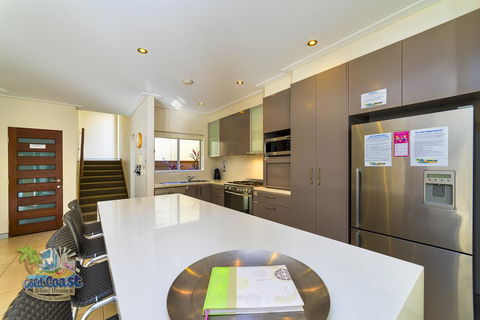 Holiday Home Bayhill Manor - Tweed Heads Accommodation 2