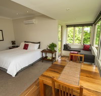 Hollyhock - Tweed Heads Accommodation