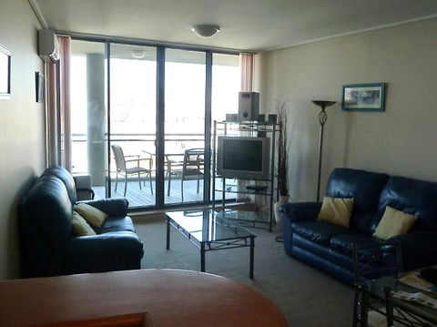 Homebush Bay Self-Contained Modern Two-Bedroom Apartments (BEN) - Tweed Heads Accommodation 2