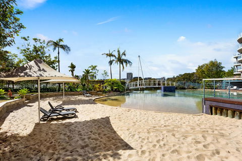 Homebush Bay Self-Contained Modern Two-Bedroom Apartments (BEN) - Tweed Heads Accommodation 0