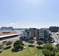 Honeysuckle Haven - harbour facing  walk to restaurants - Tweed Heads Accommodation