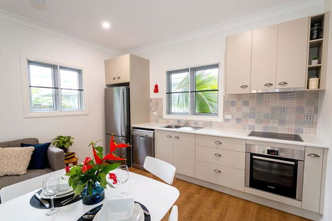 Island Cottages - Tweed Heads Accommodation 0
