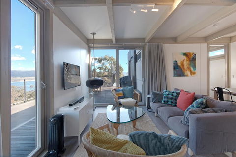 JINDY HOUSE BRAND NEW And STYLISH AMAZING VIEWS - Tweed Heads Accommodation 3