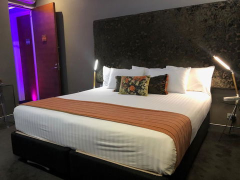 Junction Hotel - Tweed Heads Accommodation 2