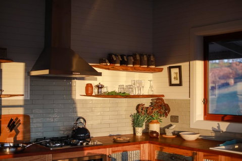 Kestrel Nest EcoHut - Tweed Heads Accommodation 1