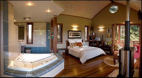 King Ludwigs Cottage - Tweed Heads Accommodation 0