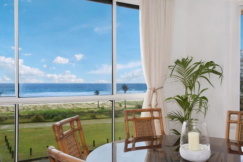 King Tide - Tweed Heads Accommodation 0