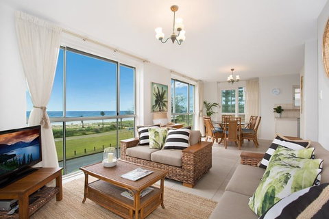 King Tide - Tweed Heads Accommodation 2