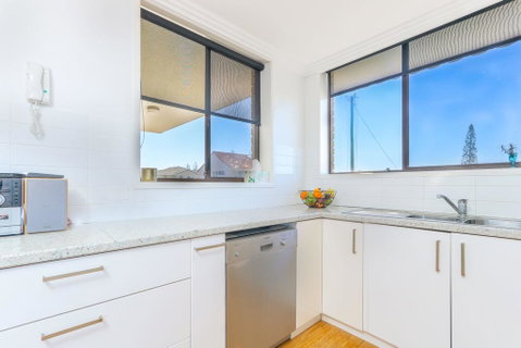 Kingsway #3 Ocean View - Tweed Heads Accommodation 3