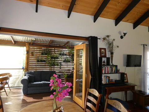 Kookaburra Cottage At Uralba Eco Cottages - Tweed Heads Accommodation 3