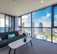 KOZYGURU BROADBEACH AMAZING VIEW 2 BED APT  FREE PARKING WALK TO BEACH QBR004 - Tweed Heads Accommodation