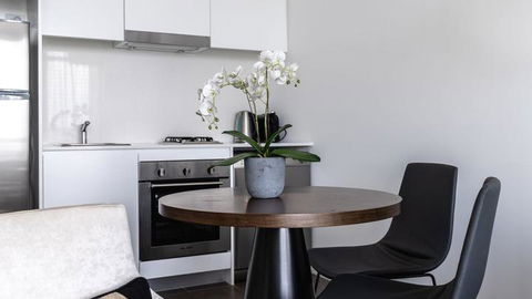 KOZYGURU Chatswood Luxury Studio NCH088 - Tweed Heads Accommodation 1