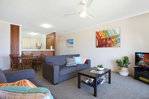 Kurrawa Lodge - Tweed Heads Accommodation 2