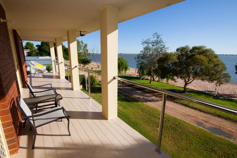 Lake Boga Waterfront Holiday House - Tweed Heads Accommodation 1