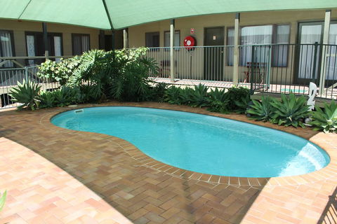 Lake Forbes Motel - Tweed Heads Accommodation 1