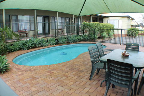 Lake Forbes Motel - Tweed Heads Accommodation 2