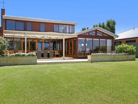 Lake House 61 Mulwala - Tweed Heads Accommodation 0