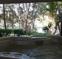 Lake Russell Lakeside Retreat - Tweed Heads Accommodation