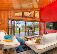Lake Tinaroo Waterfrontage - Tweed Heads Accommodation