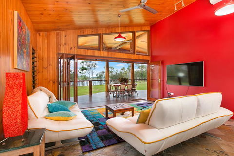 Lake Tinaroo Waterfrontage - Tweed Heads Accommodation 0