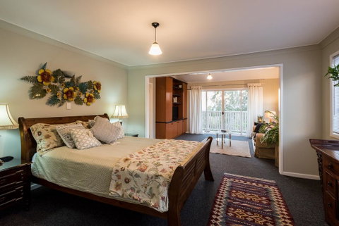 Land Of Lost Treasure - Tweed Heads Accommodation 0