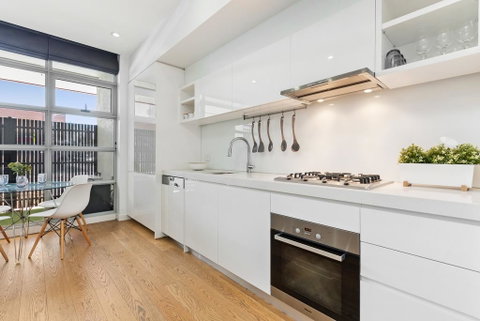 Light-Filled Beachside Apartment In Trendy Area - Tweed Heads Accommodation 2