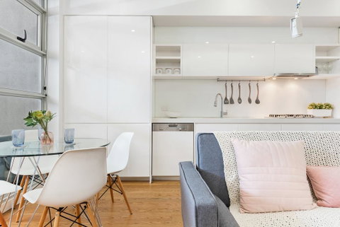 Light-Filled Beachside Apartment In Trendy Area - Tweed Heads Accommodation 3