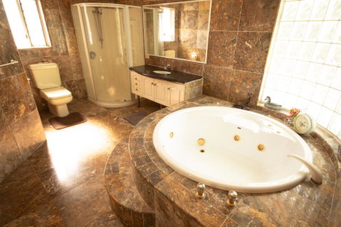 Luxuary Self-contained Living With Spa. - Tweed Heads Accommodation 0