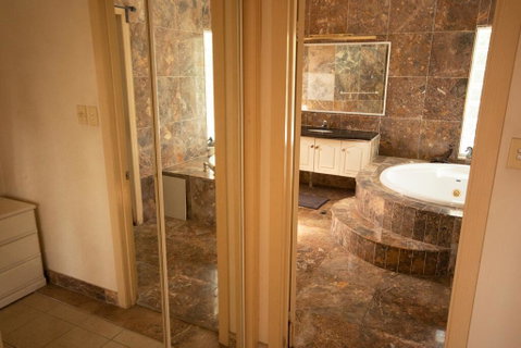 Luxuary Self-contained Living With Spa. - Tweed Heads Accommodation 1