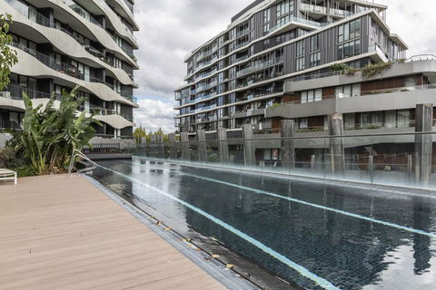 LUXURIOUS RIVERSIDE RESORT STYLE APARTMENTPOOLSPAGYMROOFTOP WITH CITY VIEWS - Tweed Heads Accommodation 2