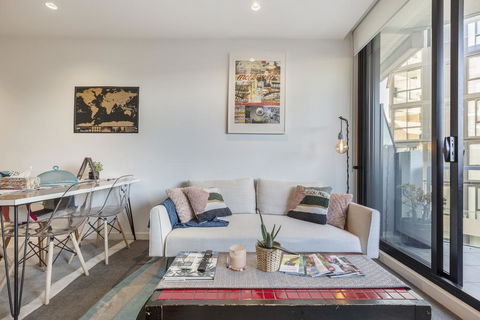 LUXURIOUS RIVERSIDE RESORT STYLE APARTMENTPOOLSPAGYMROOFTOP WITH CITY VIEWS - Tweed Heads Accommodation 0