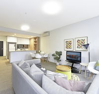 Luxury 1 bedroom  1 study with 1 parking - Tweed Heads Accommodation