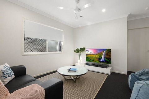 Luxury Home Close To Sleemans, QE2 Hospital & Griffith Uni - Tweed Heads Accommodation 0